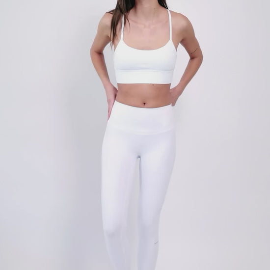 Top move RAAK sosten deportivo color blanco para mujeres